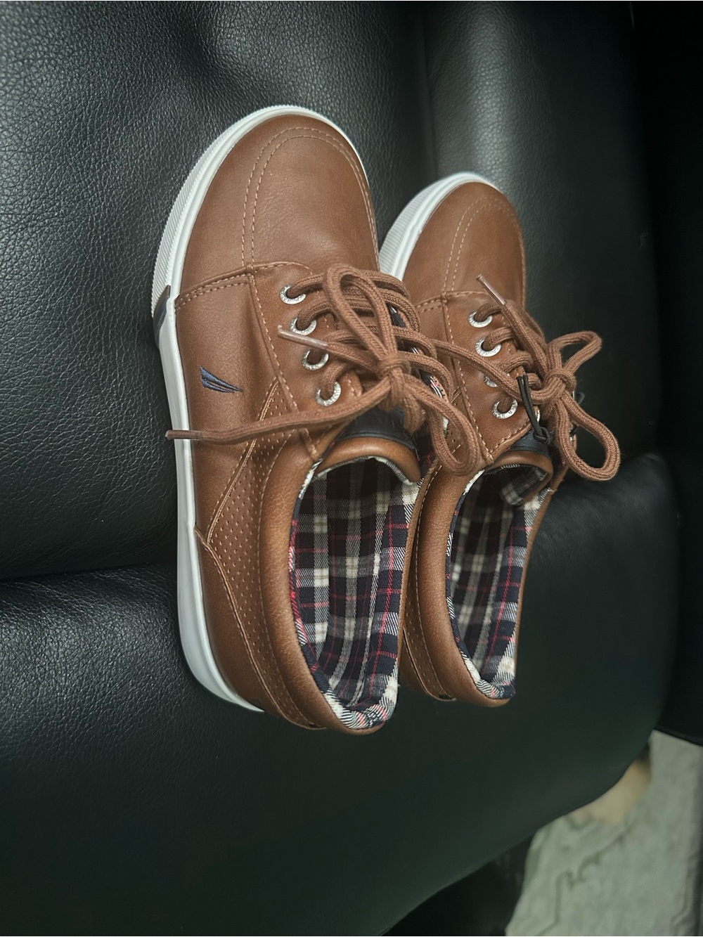 NWT Nautica Berrian Youth Sneakers | Size 2 | Brown Casual Lace-Up Shoes